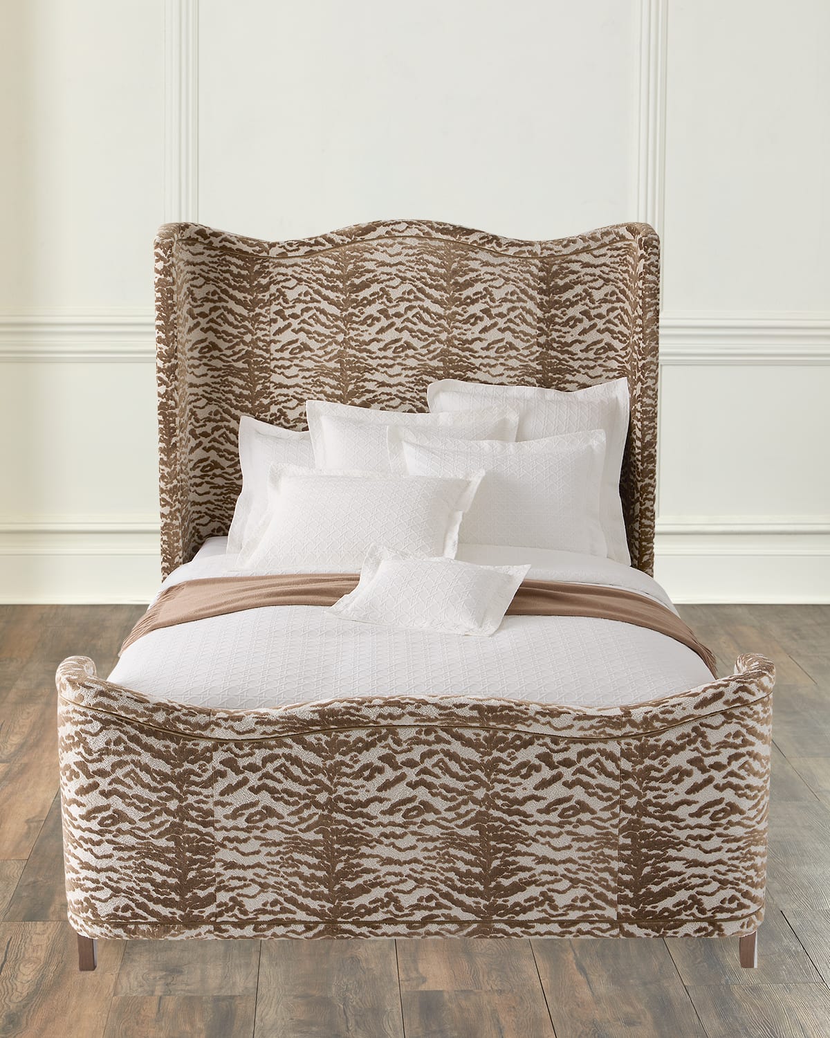 Massoud Pasha King Bed In Gold