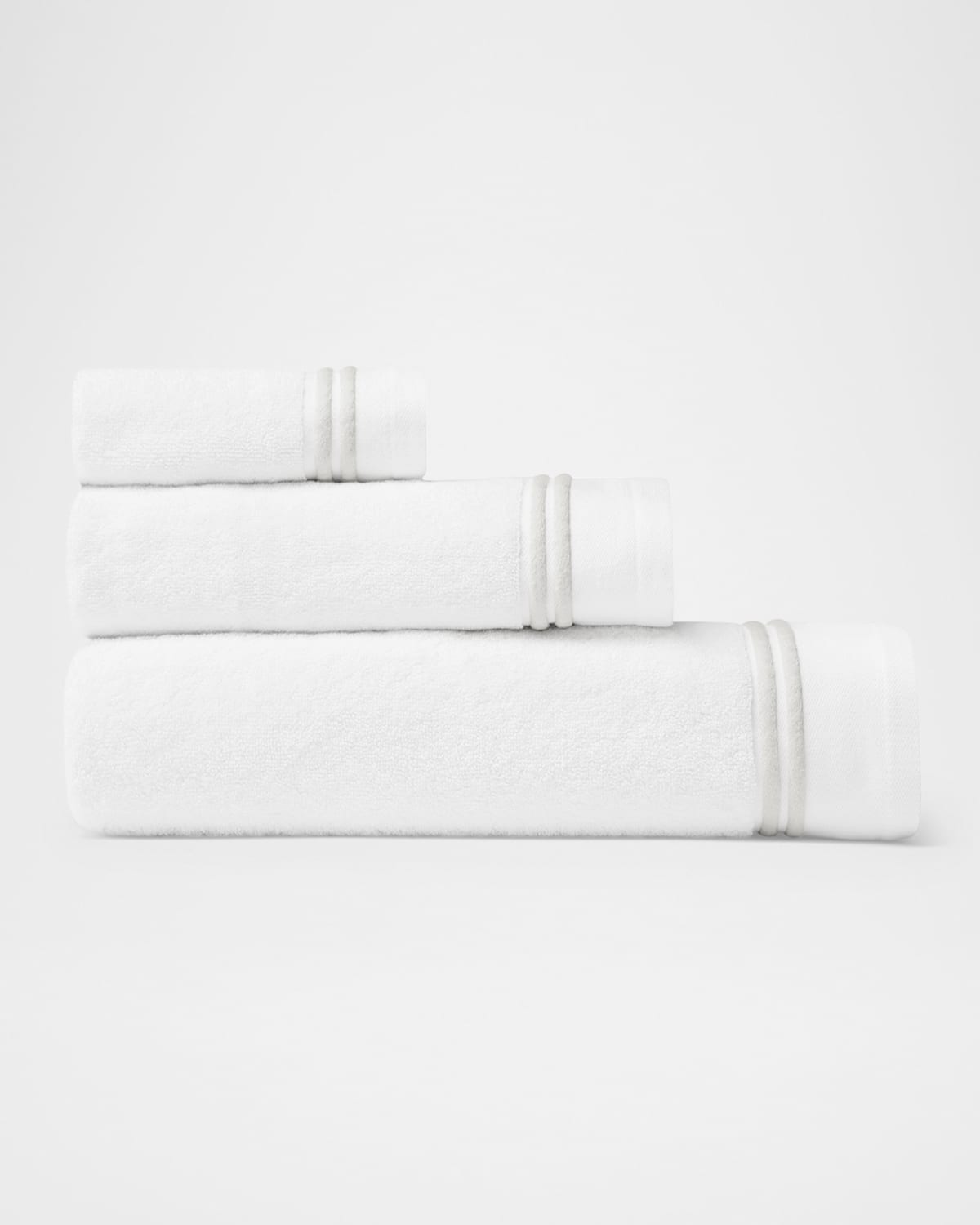 Sferra Aura Nuova Bath Sheet In White/lunar