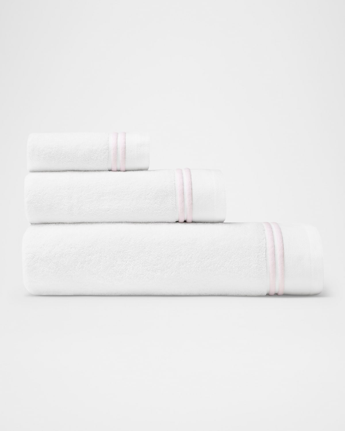 Sferra Aura Nuova Bath Towel In White/pink