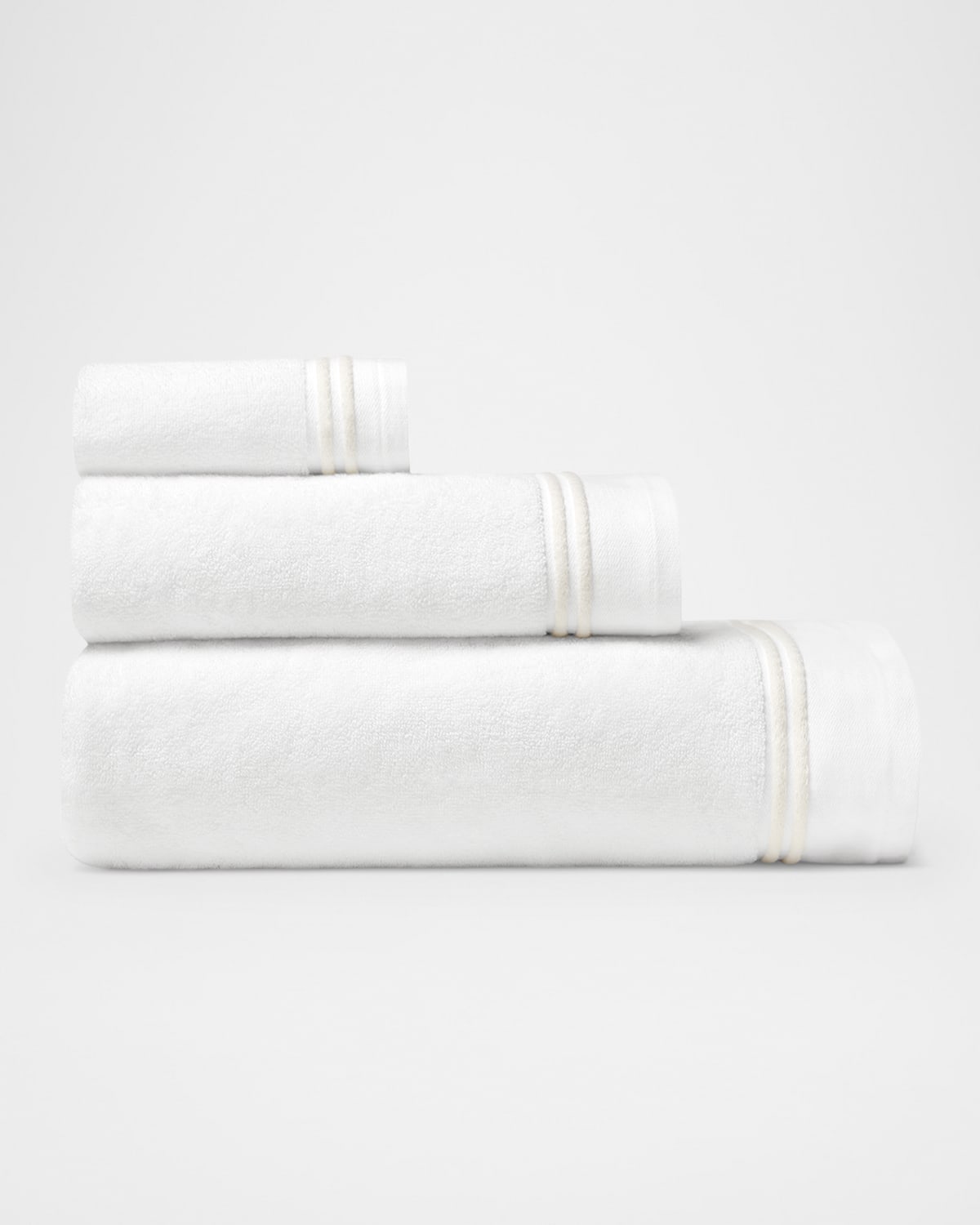 Sferra Aura Nuova Bath Towel In White/ivory
