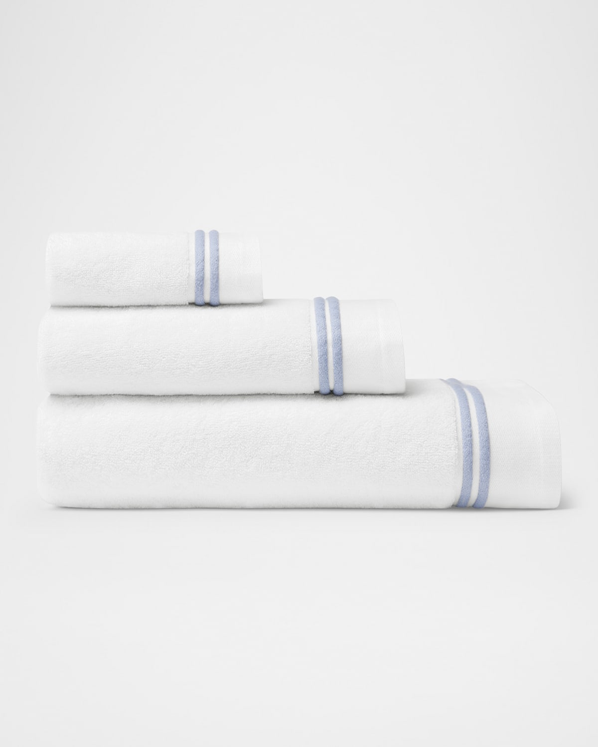 Sferra Aura Nuova Bath Towel In White/sea