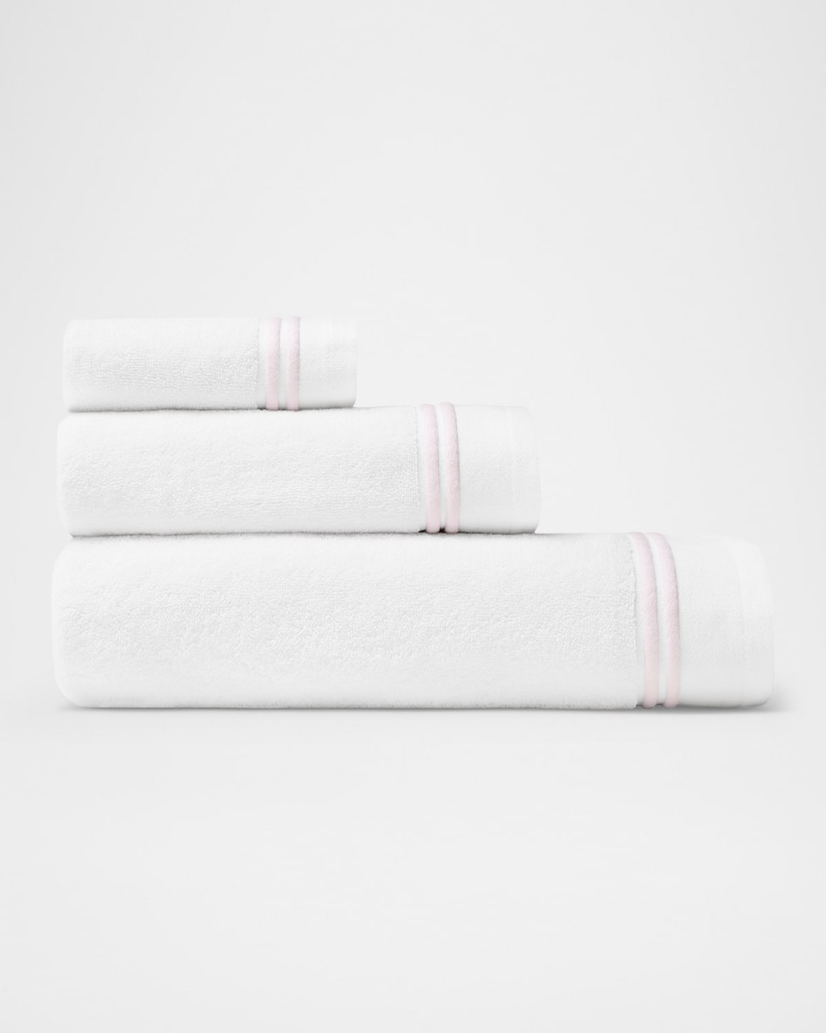 Sferra Aura Nuova Hand Towel In White/pink