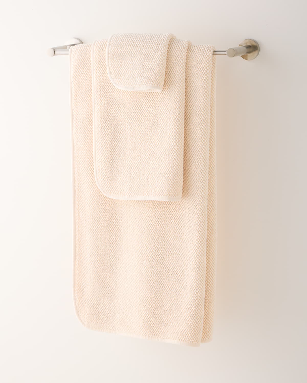 Graccioza Pearls Bath Towel In Natural