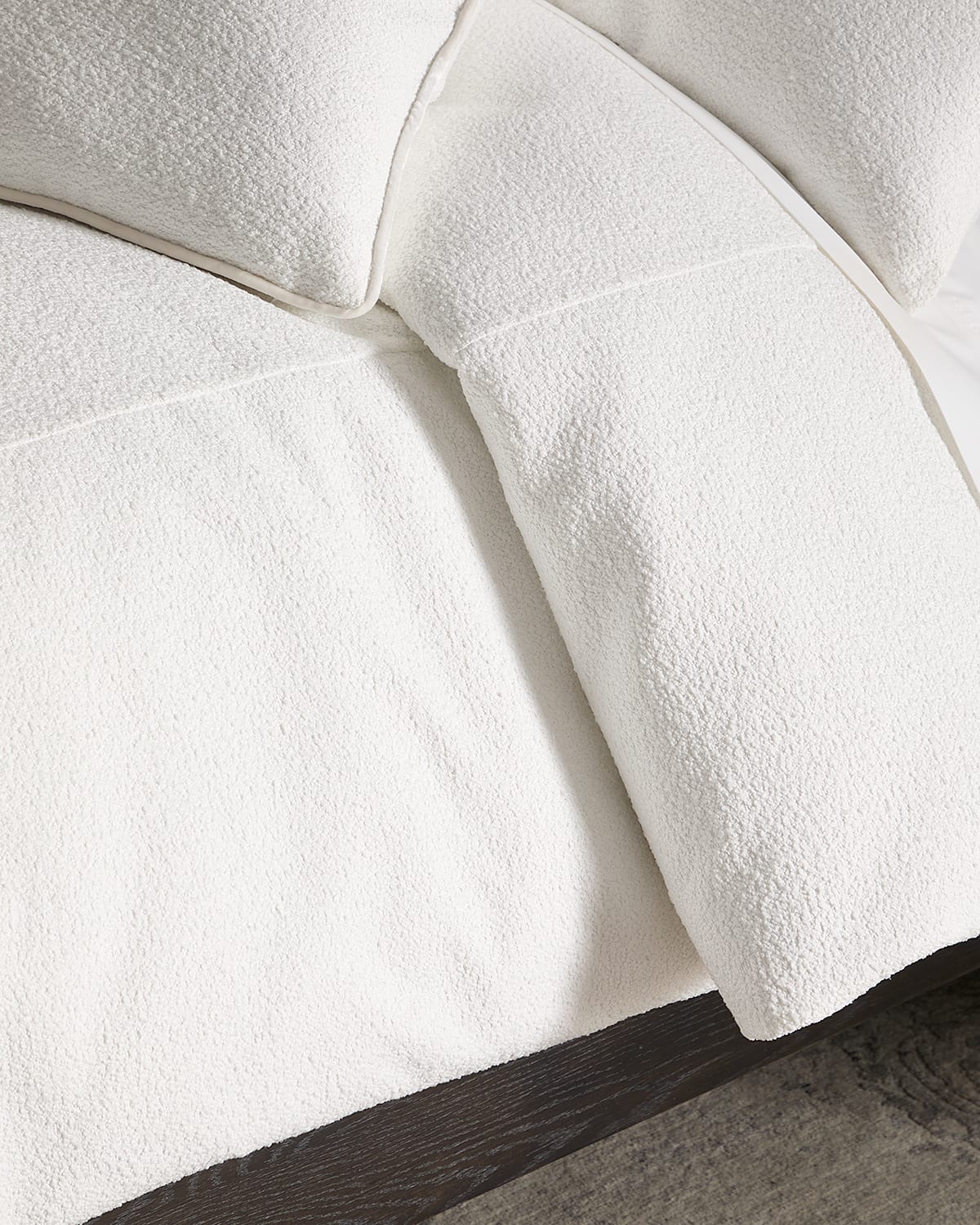 Tl At Home Boucle Queen Duvet In White