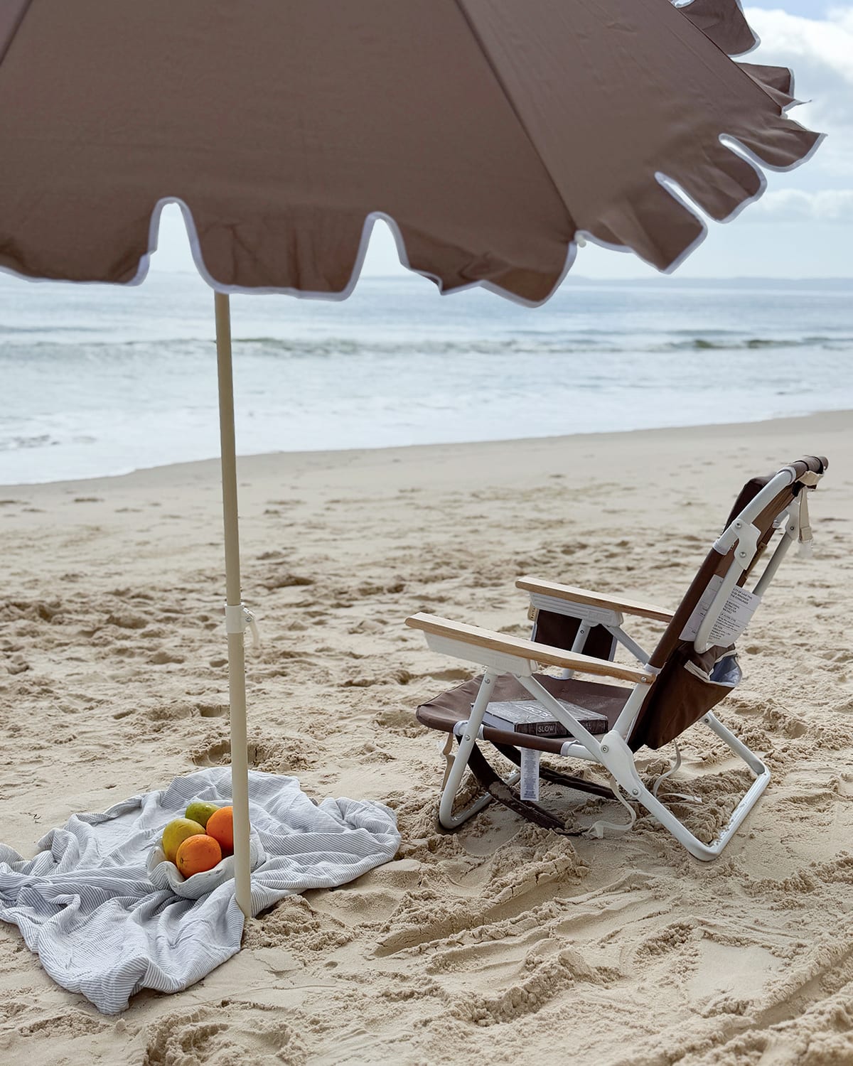 Sunnylife Deluxe Beach Chair In Driftwood