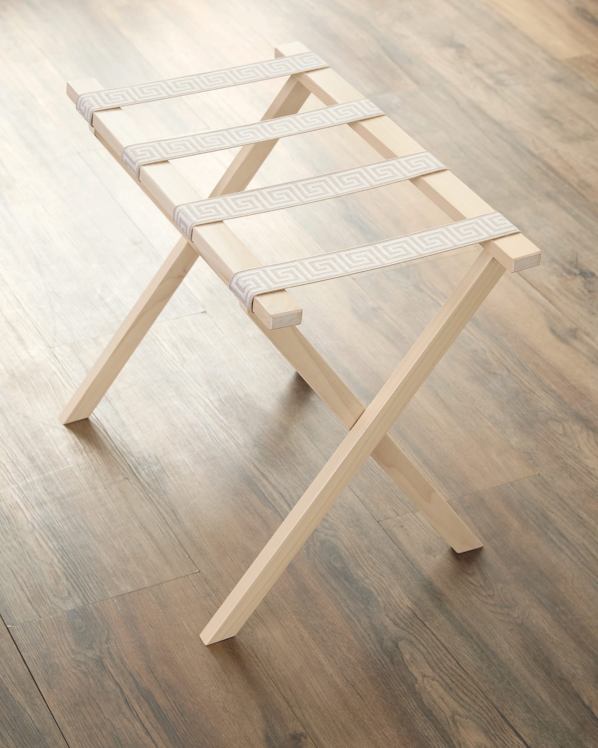 Gate House Furniture Greek Key Luggage Rack In White/whitewash