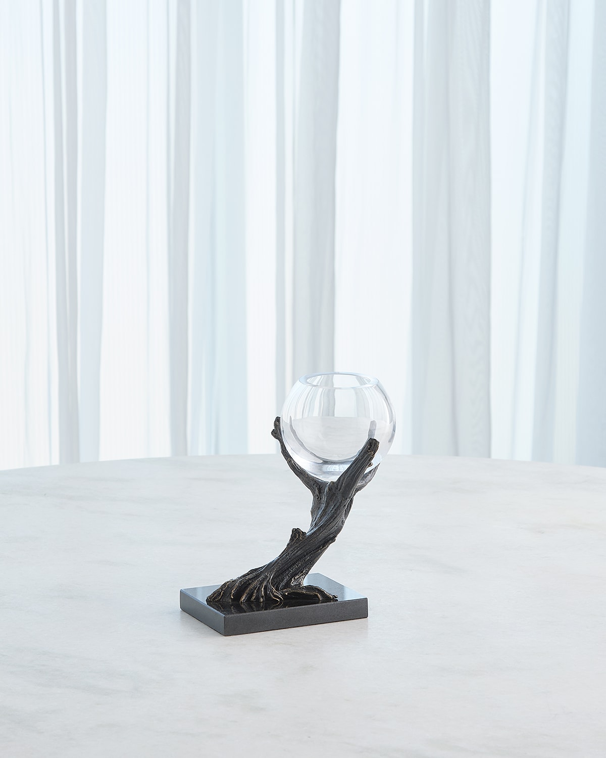 Global Views Monterey Vase Holder In Clear