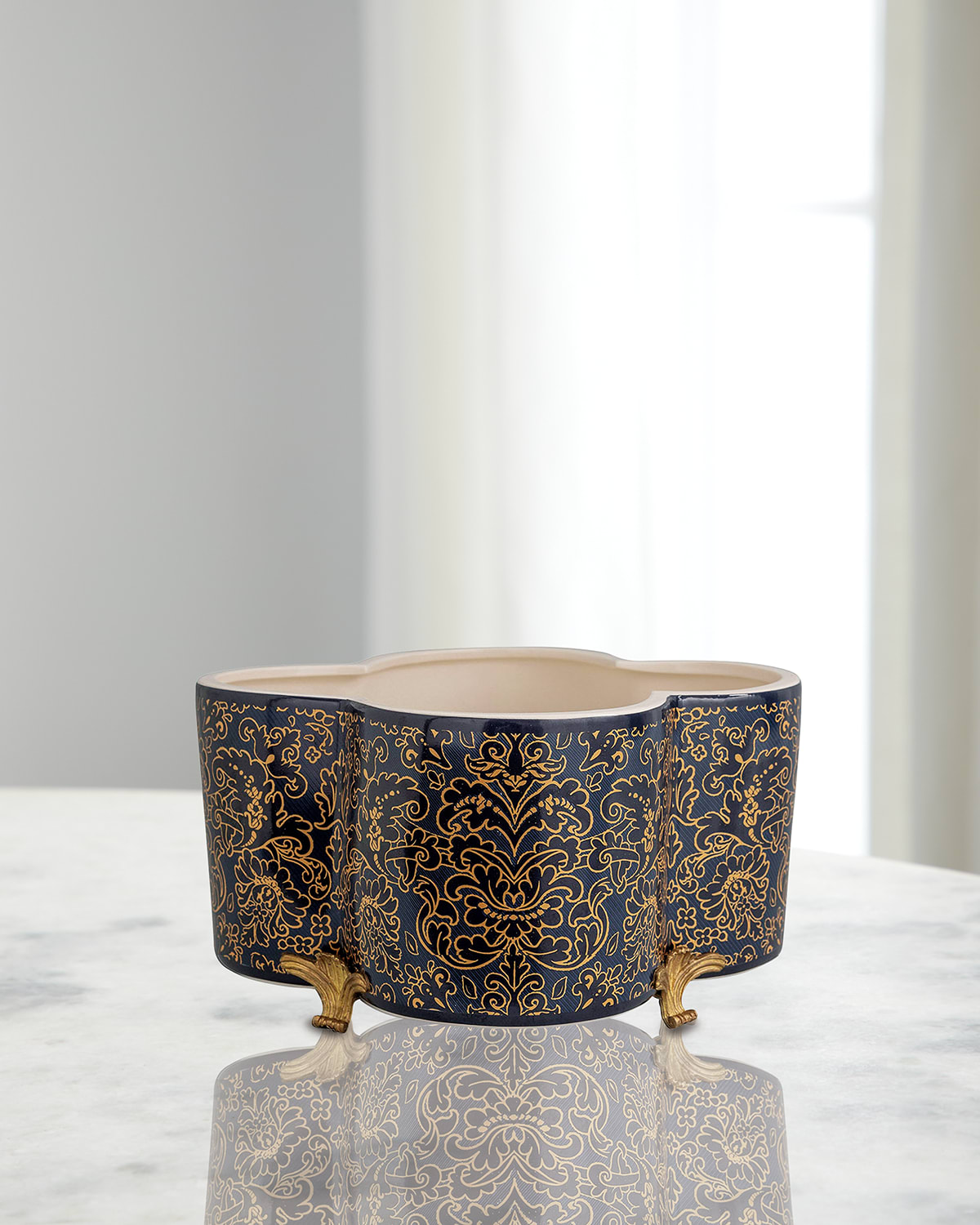 Port 68 Richmond Damask Quatrefoil Planter In Multi