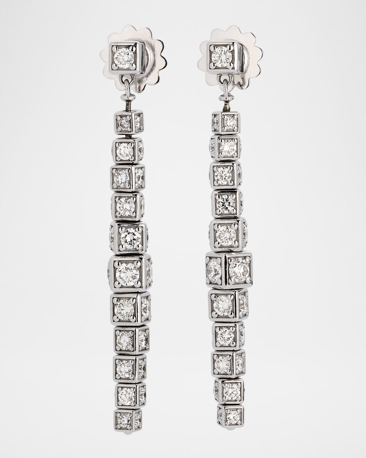 Faro Earrings in 18K White Gold with White Diamond Cubes