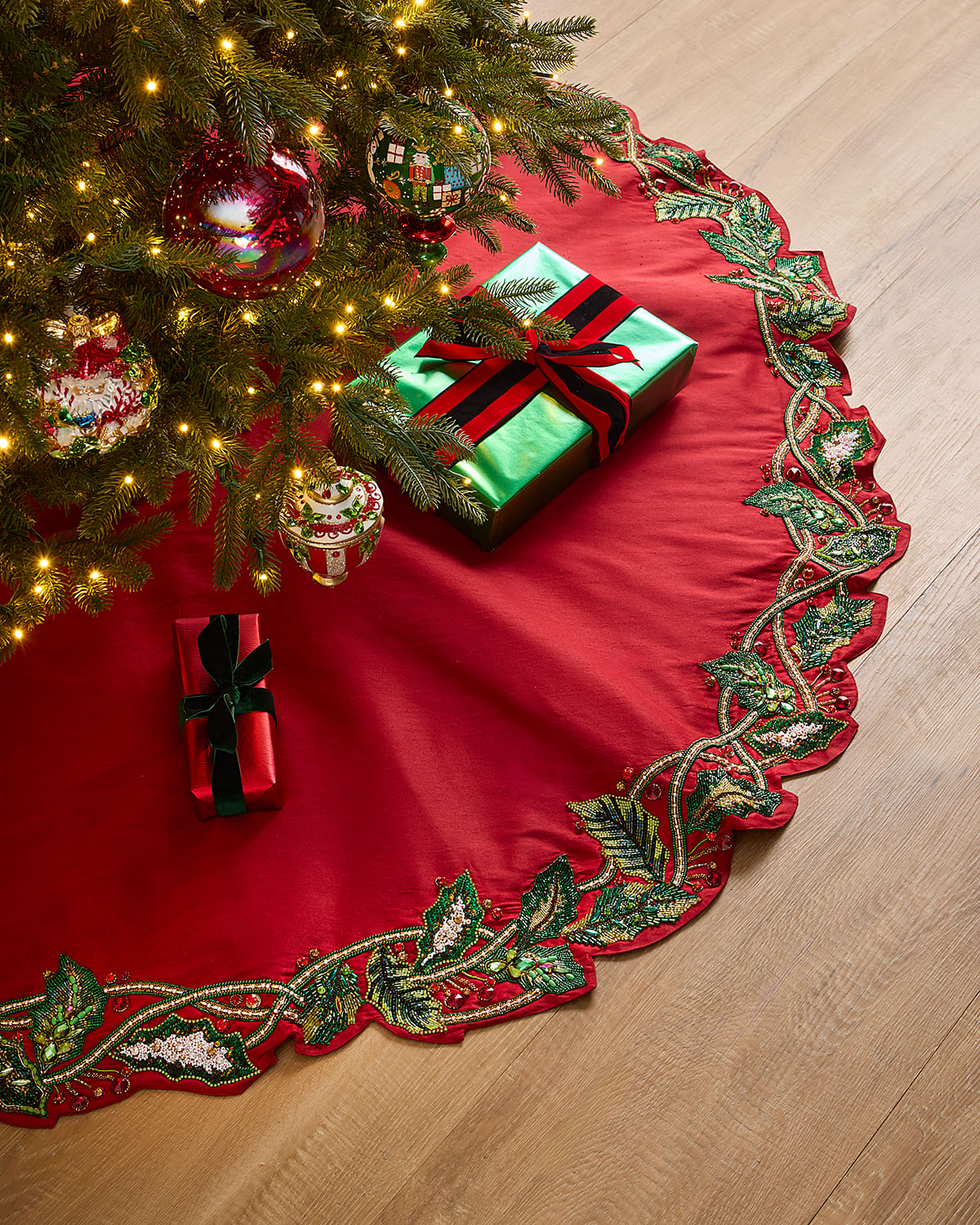 Neiman Marcus 54" Holly Leaves Christmas Skirt