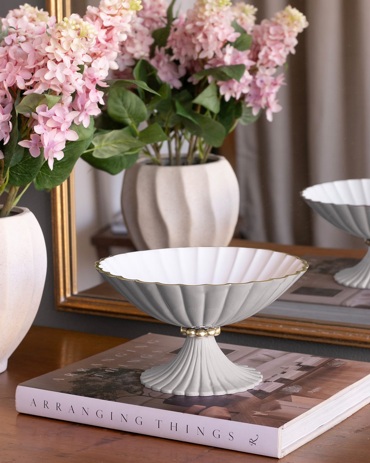 Beatriz Ball Encanto Vienna Small Pedestal In White