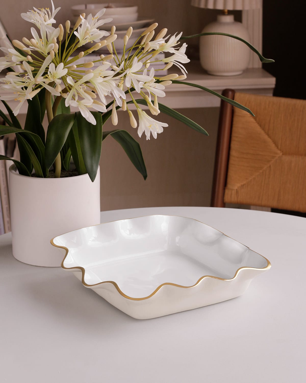 Beatriz Ball Encanto Carola Square Casserole Holder In White