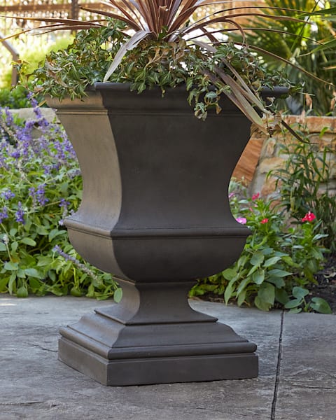 Neoclassical 22" Outdoor Planter