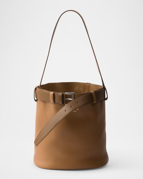 Chloe Camera Bucket Crossbody Bag in Shiny Calfskin
Brand new Chloe Camera Bucket Crossbody Bag in Shiny Calfskin  main image 4