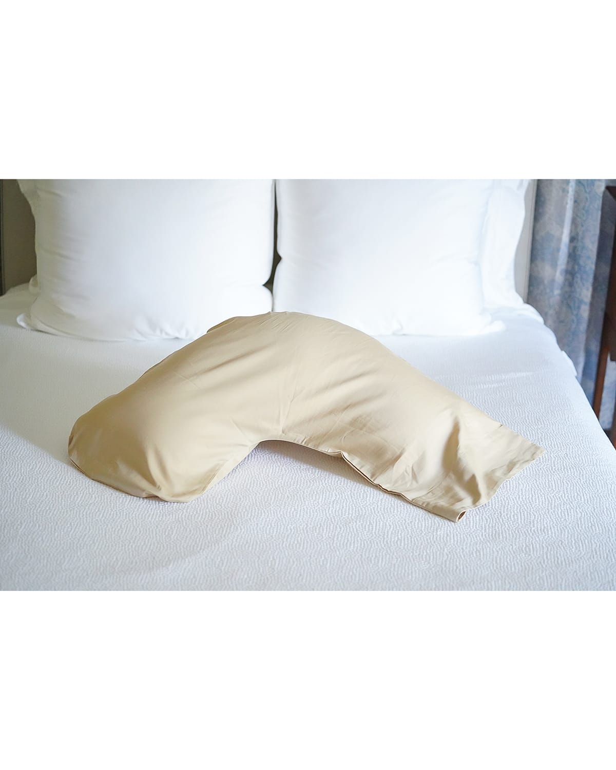 The Pillow Bar Side Sleeper Case, White Neiman Marcus