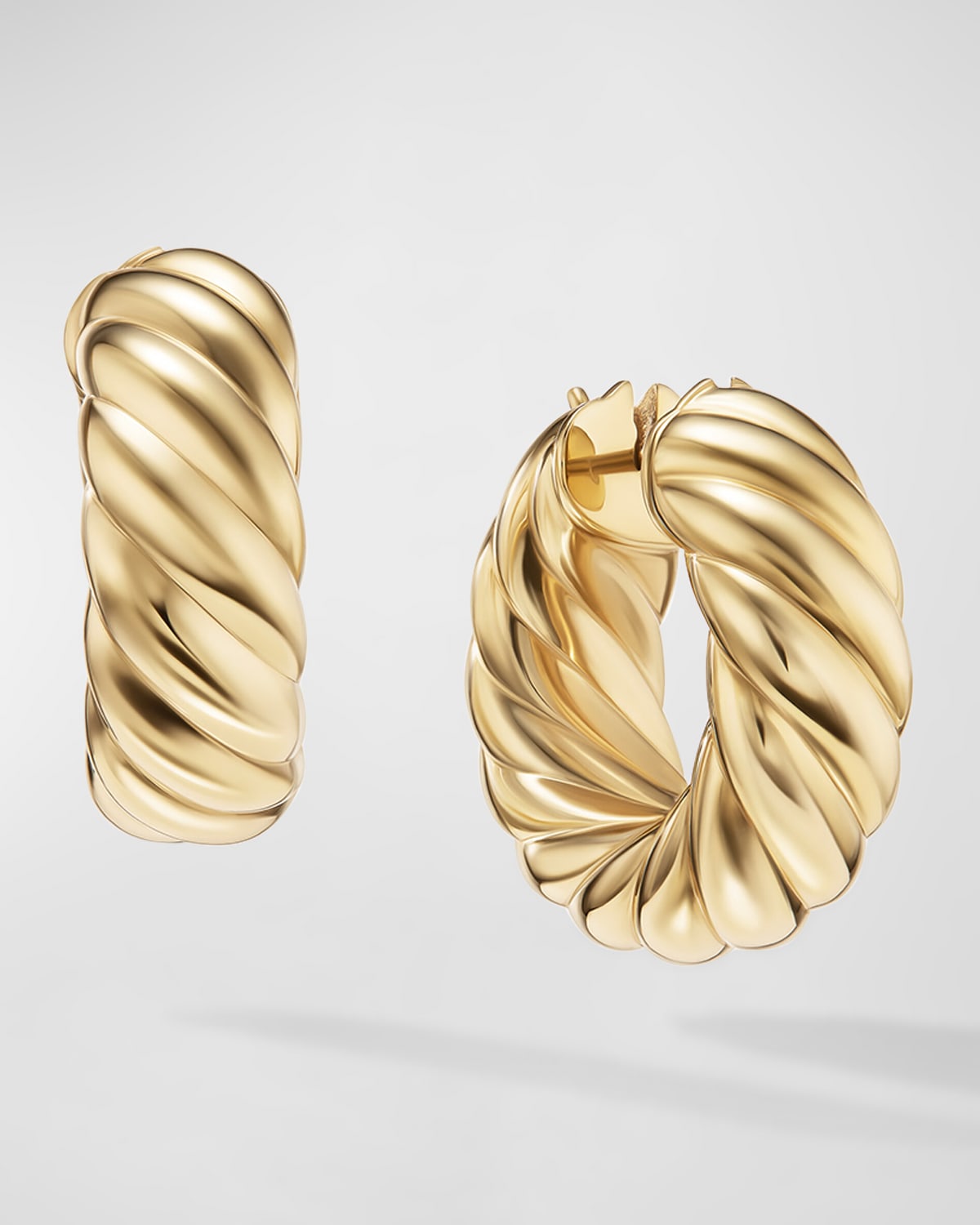 David Yurman Carlyle Hoop Earrings with Diamonds in 18K Gold, 4mm, 1