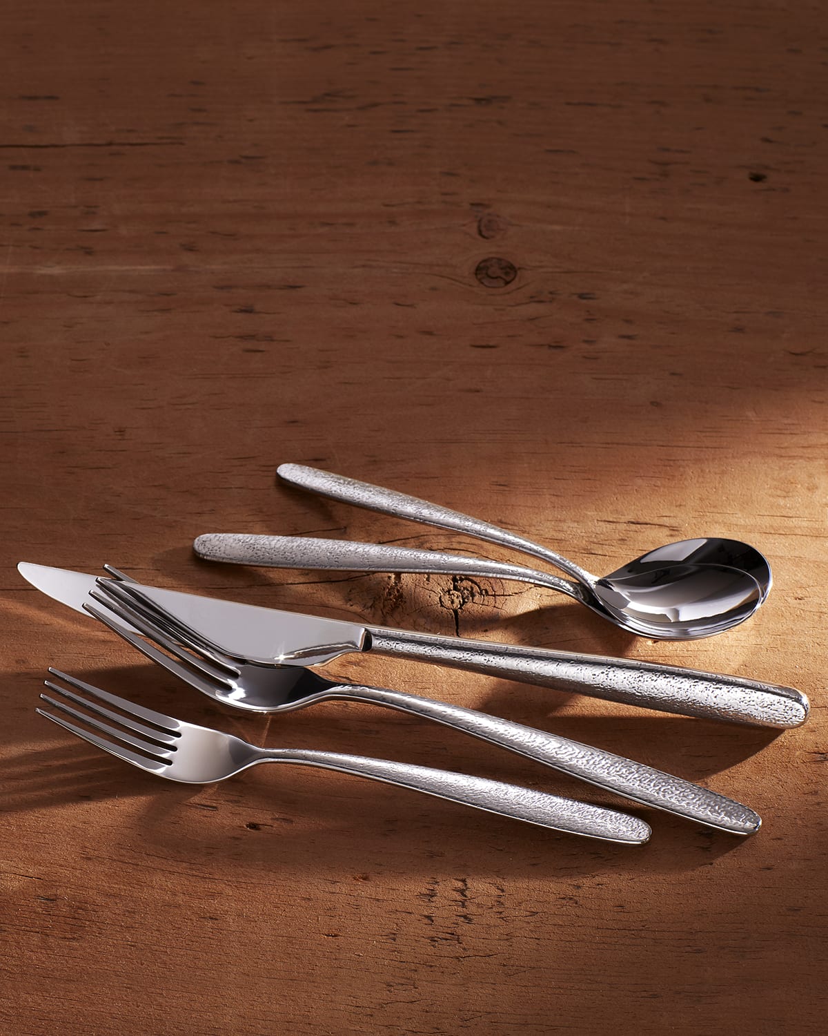 Kenbrook Black 20 Piece Everyday Flatware Set – Oneida