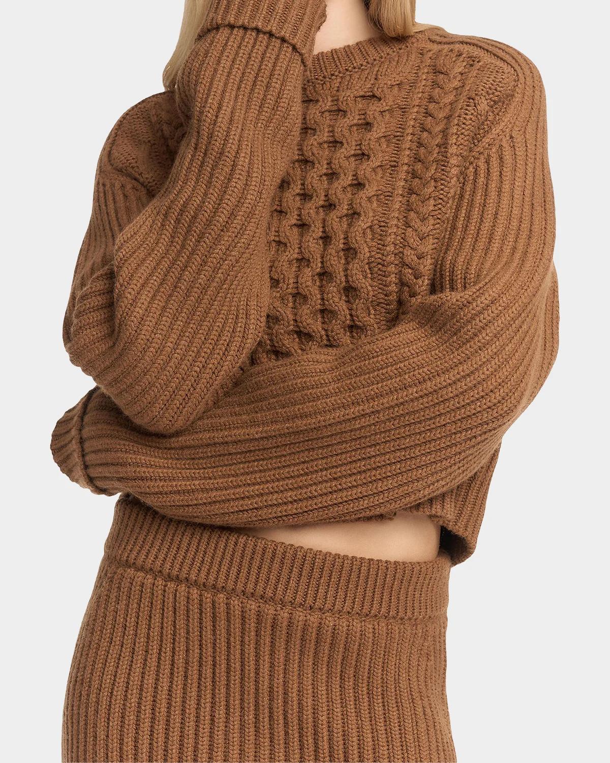 Cable-Knit Cashmere Sweater - thumbnail 10