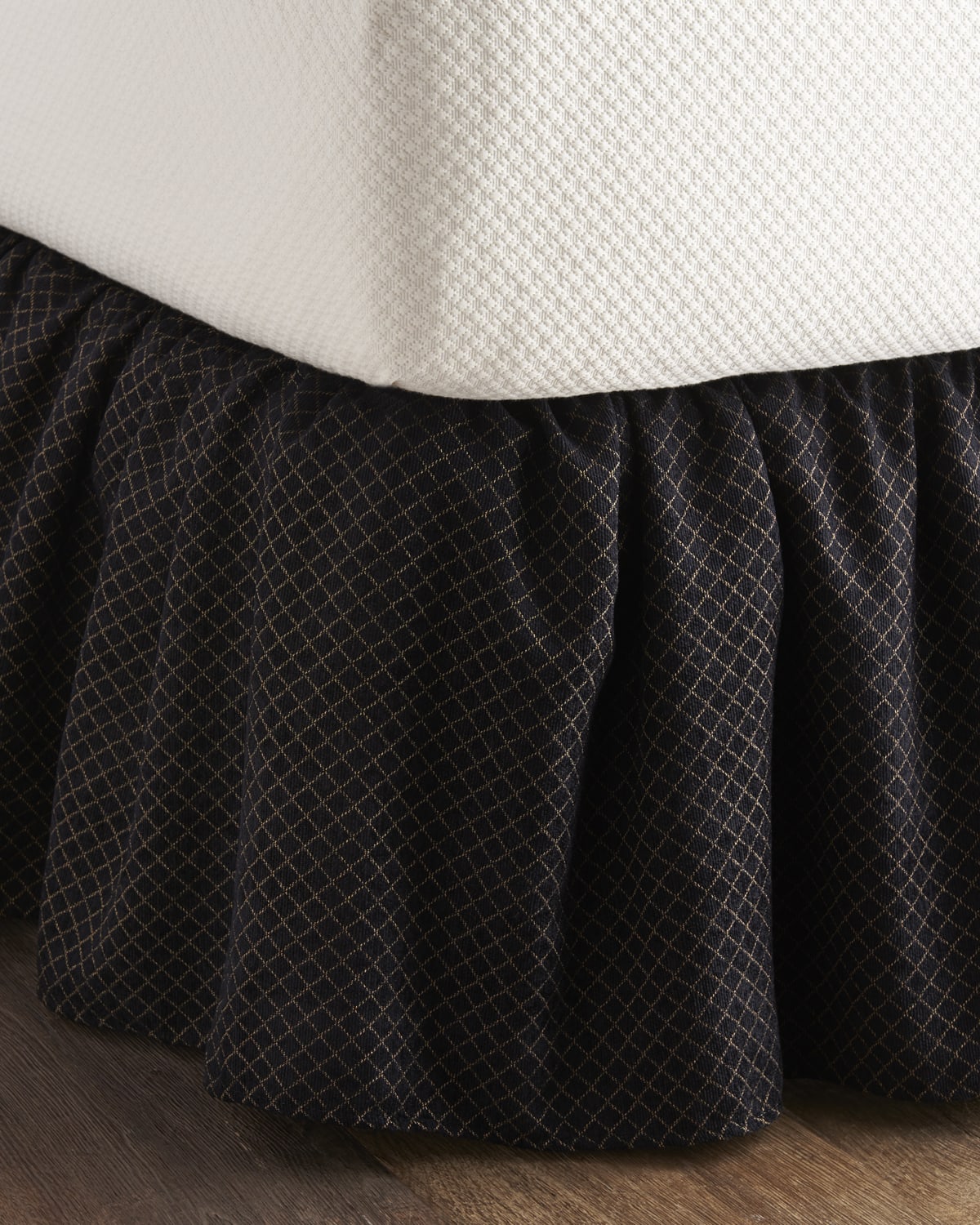 Austin Horn Collection Gustone Dust Skirt, Queen