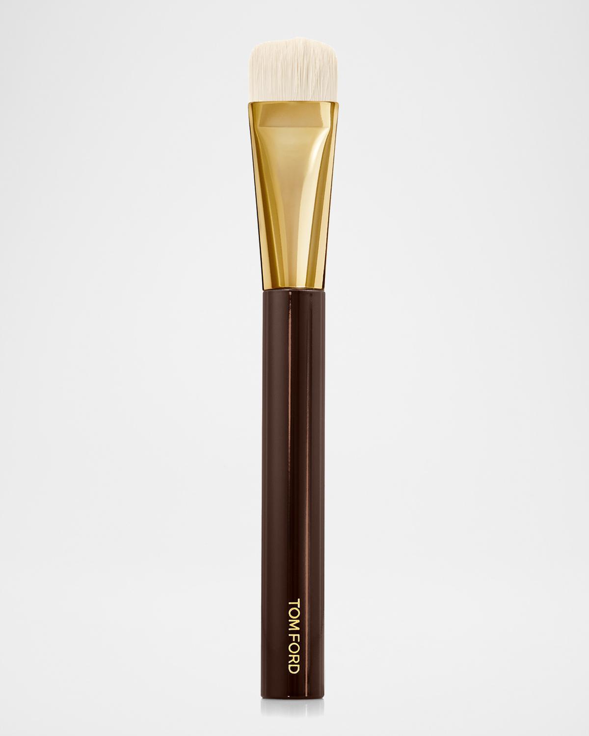 Shade and Illuminate Foundation Brush 2.5
