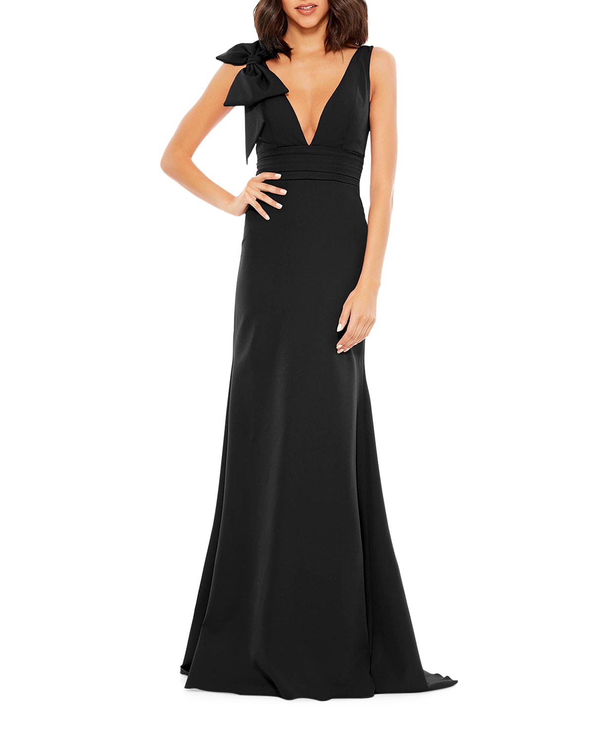 Mac Duggal Sleeveless Empire Gown W/ Bow In Black