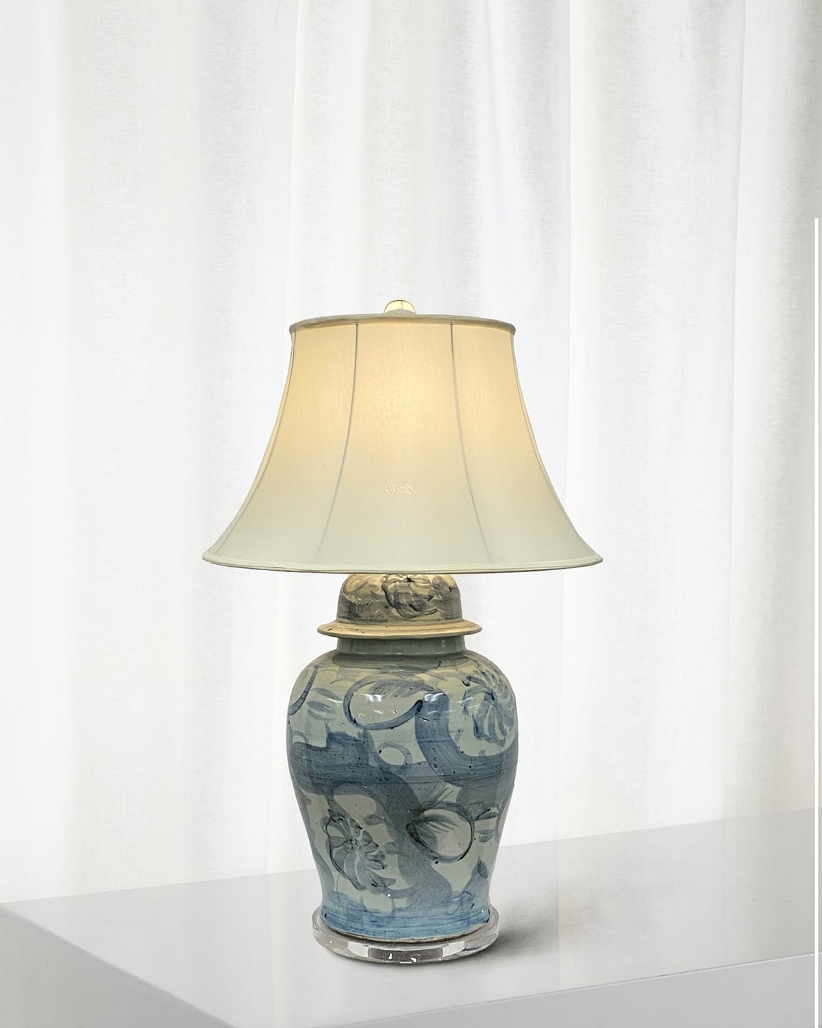 Winward Home Chinoiserie Ceramic Lamp, 25" | Thumbnail 3 Winward Home Chinoiserie Ceramic Lamp, 25" | Thumbnail 3