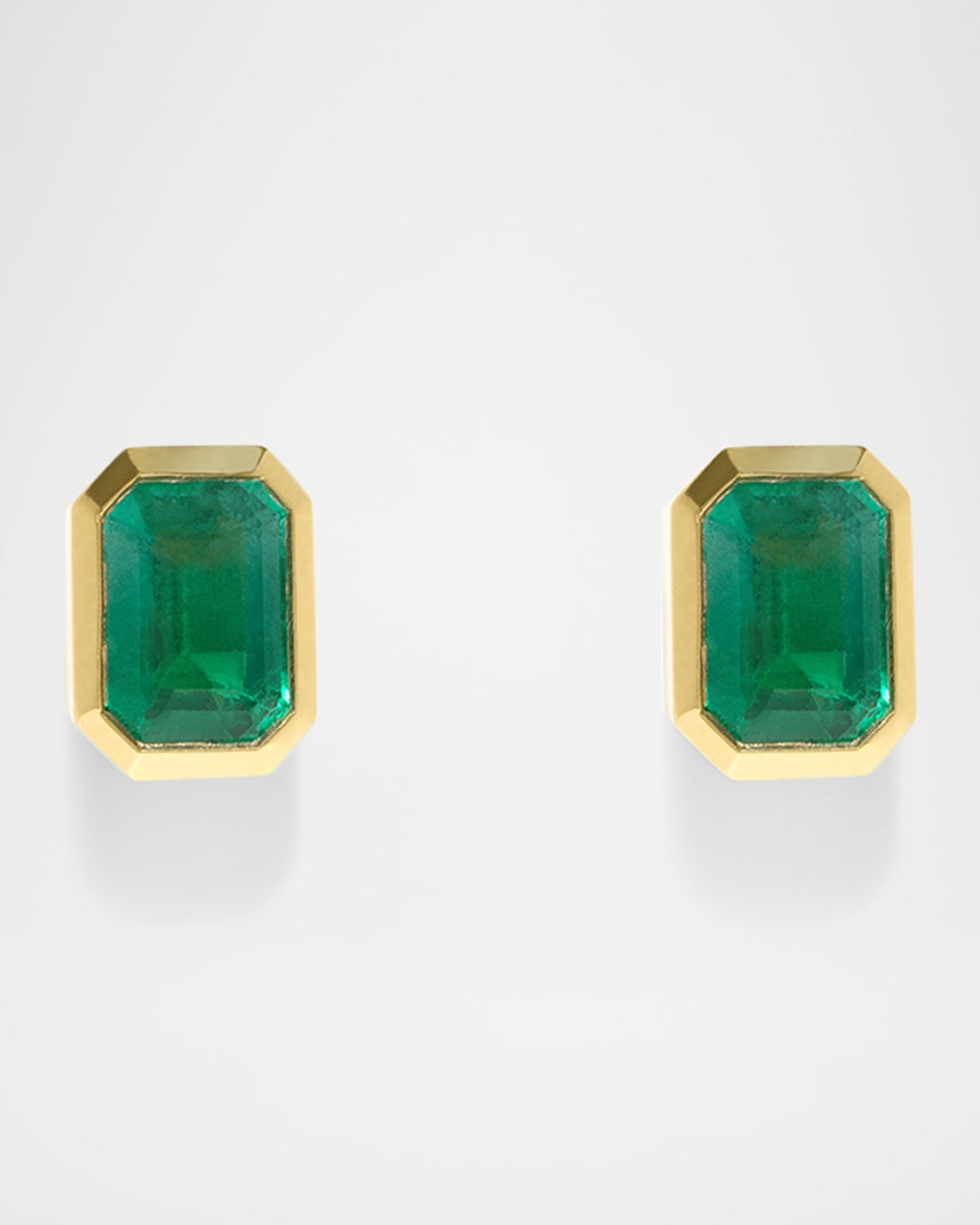 AZLEE 18K Yellow Gold Rich Medium Emerald Stud Earrings