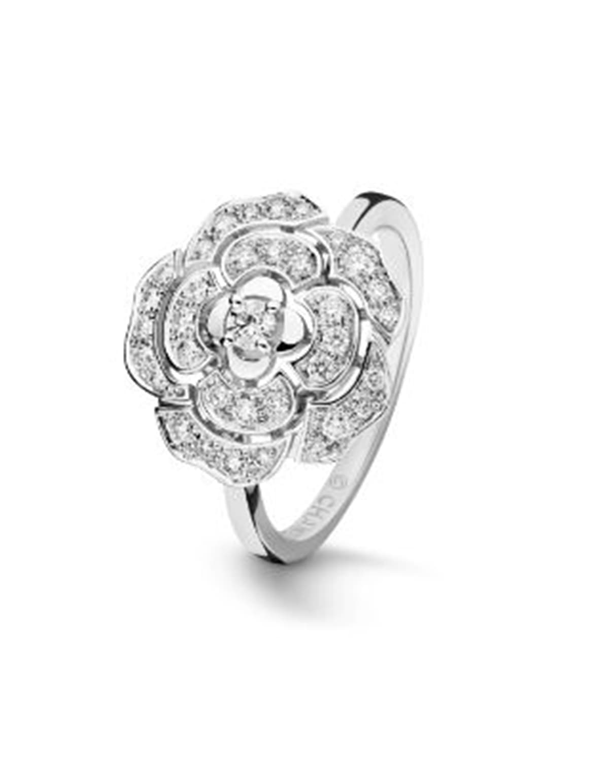 CHANEL BOUTON DE CAMÉLIA RING