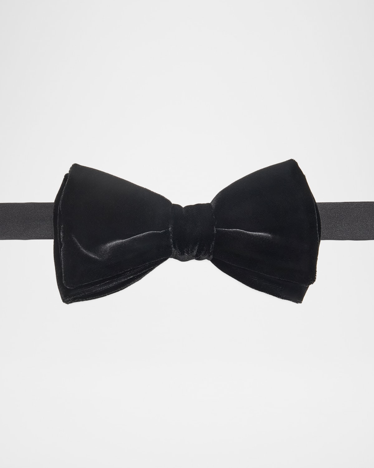 Versace Men 's Solid Velvet Bow Tie
