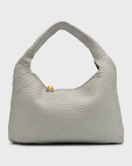 BOTTEGA VENETA◆Andiamo ナッパレザー ポーチ メタルノット Bottega Veneta Andiamo Metallic Leather Pouch Bag | Neiman