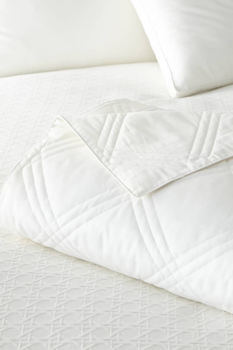 King Quartz Pacific Coast Home Furnishings Inc Austin Horn En Vogue 4 Piece Glamour Comforter Set GLA361796-K-Q 