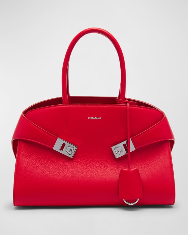 FERRAGAMO - Easy strolls with the #Gancini top handle bag