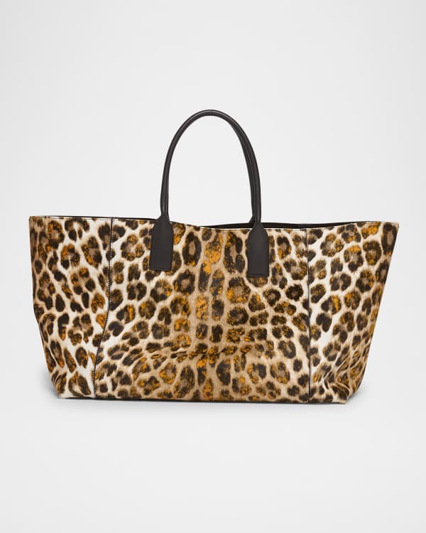 【ジャックムス】 Tote Bags トートバッグ Jacquemus Le Regalo Buckle Leather Tote Bag | Neiman Marcus