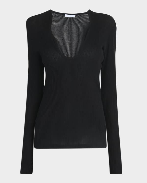 Long-sleeved V-neck sweater with a strapless top Long-sleeved V-neck sweater with a strapless top