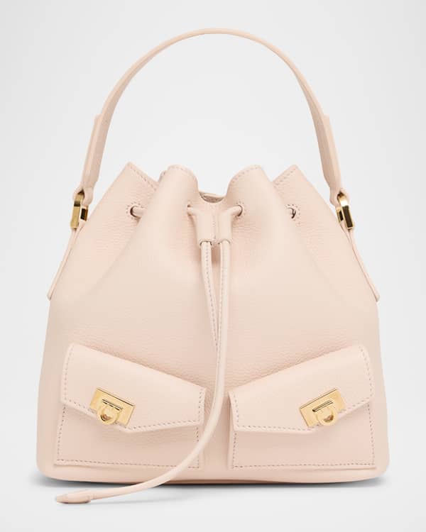 【SALVATORE FERRAGAMO】 STUDIO BUCKET BAG Salvatore Ferragamo Black Studio Leather Bucket Bag Women's
