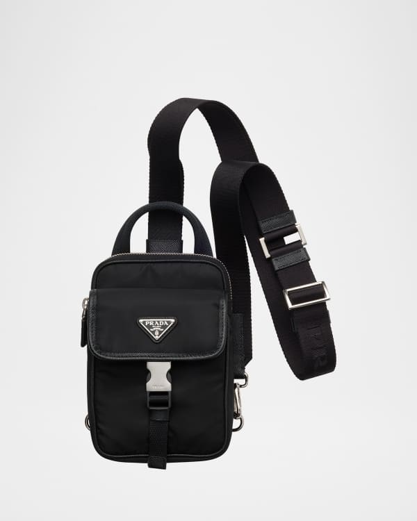 【FENDI】LOGO CROSSBODY BAG FENDI Studded Logo Woc Leather Crossbody Clutch Black