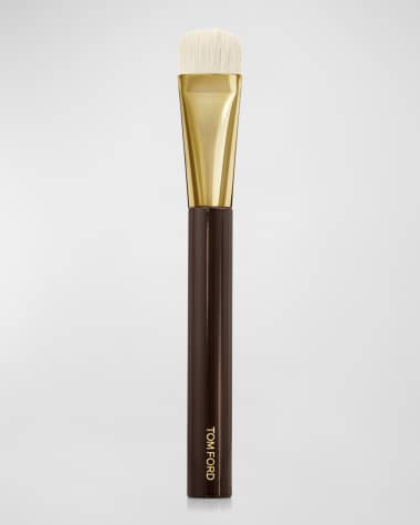 TOM FORD Shade and Illuminate Makeup Brush 04