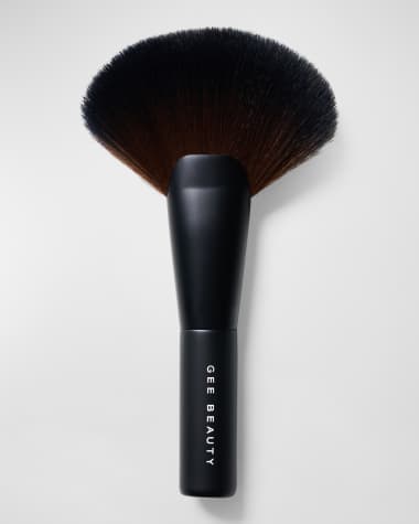 Gee Beauty Fan Brush