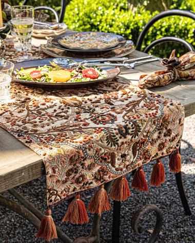 Luxury Table Linens & Linen Tablecloths | Neiman Marcus