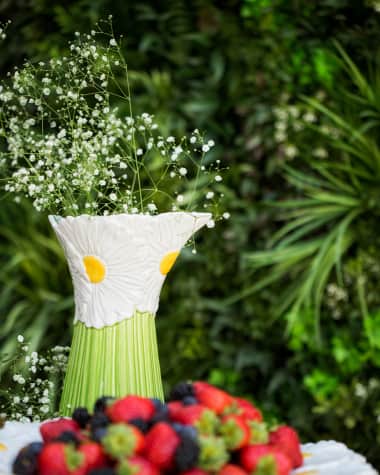 Bordallo Pinheiro Maria Flor Daisy Pitcher, 55.8 oz.