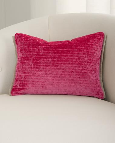 DESIGNERS GUILD ピンクベルベットクッション Designers Guild | Neiman Marcus