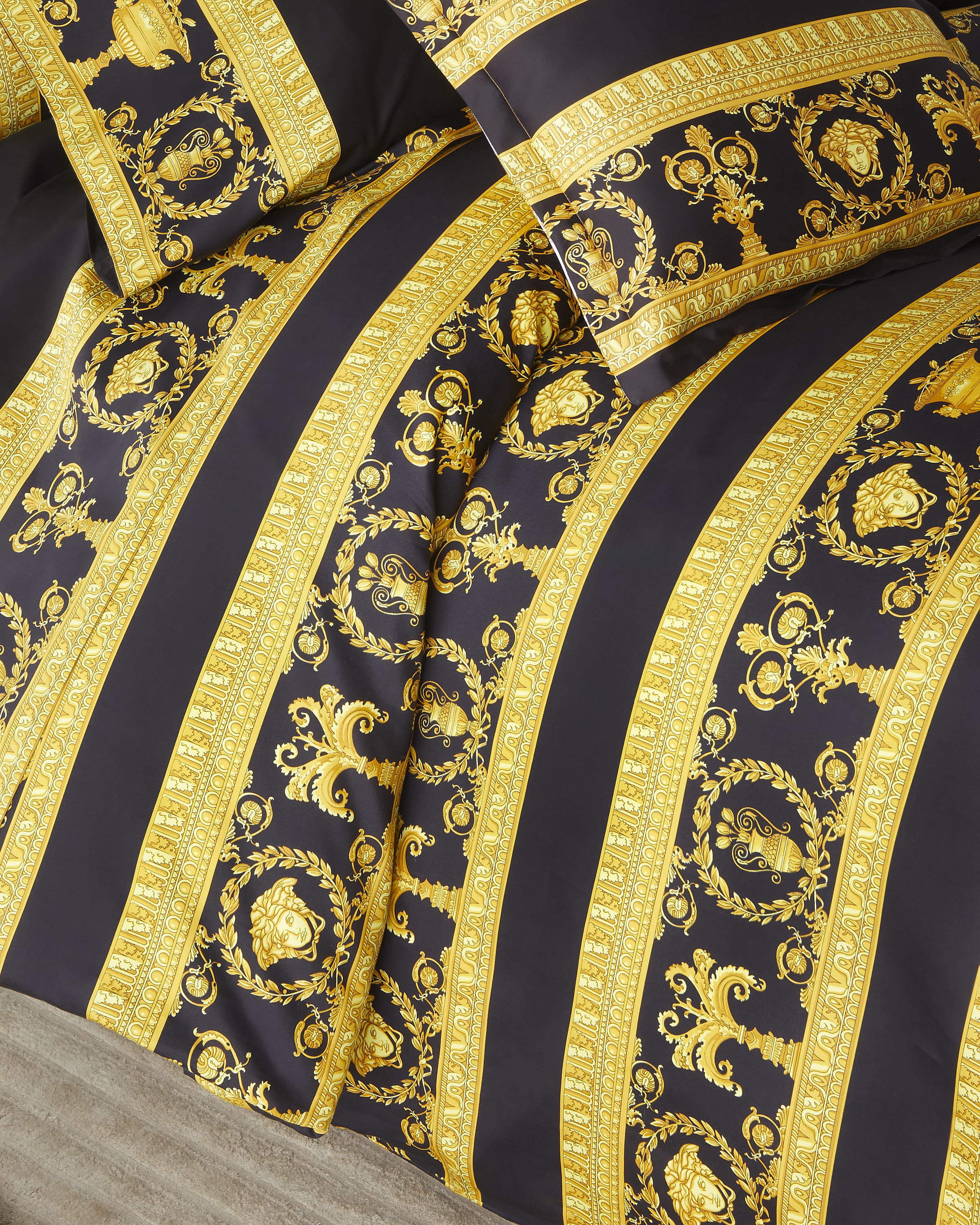 Versace barocco & robe king comforter Clearance