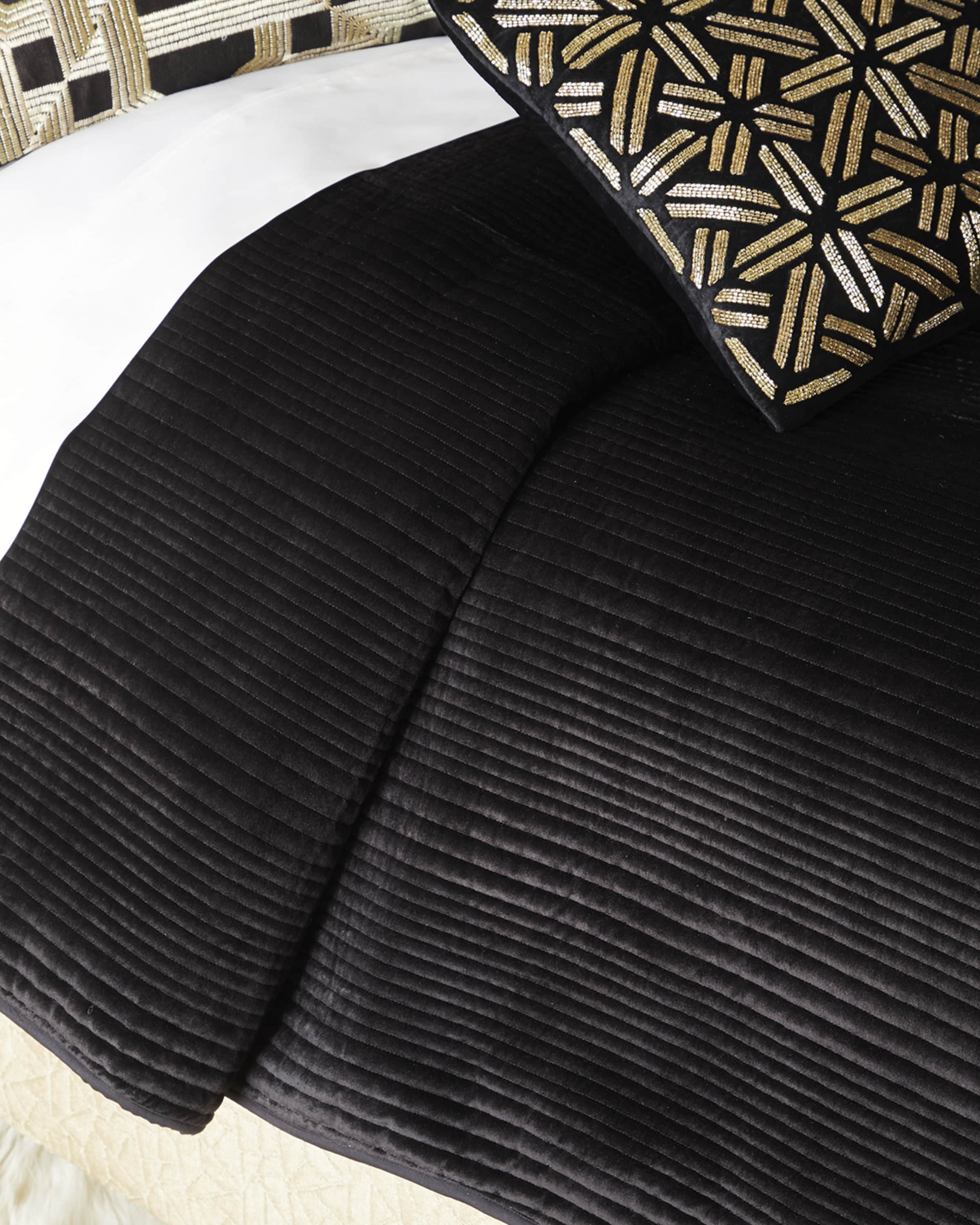 Callisto Home Troyes Velvet Queen Quilt