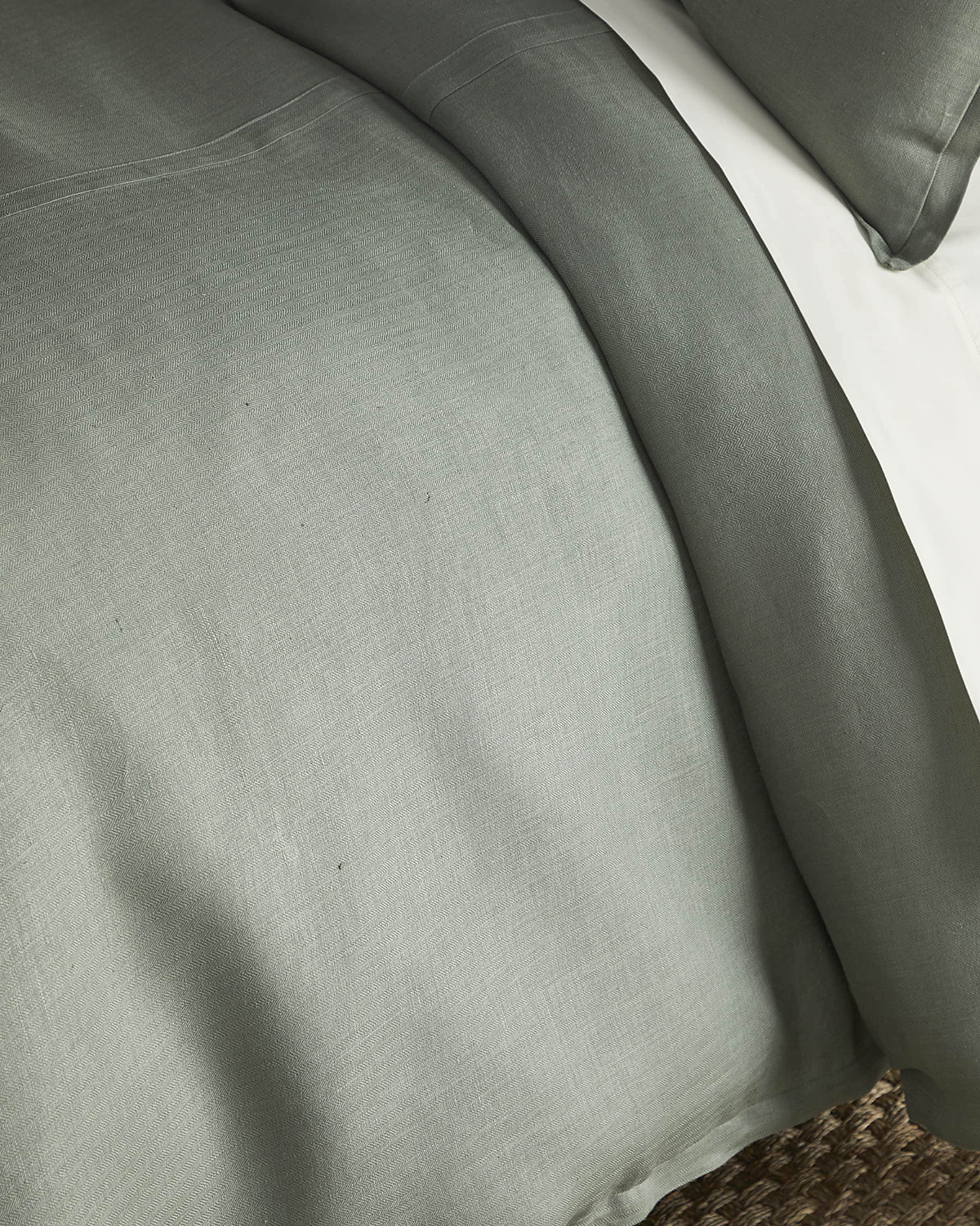 Lili Alessandra Gobi Queen Duvet