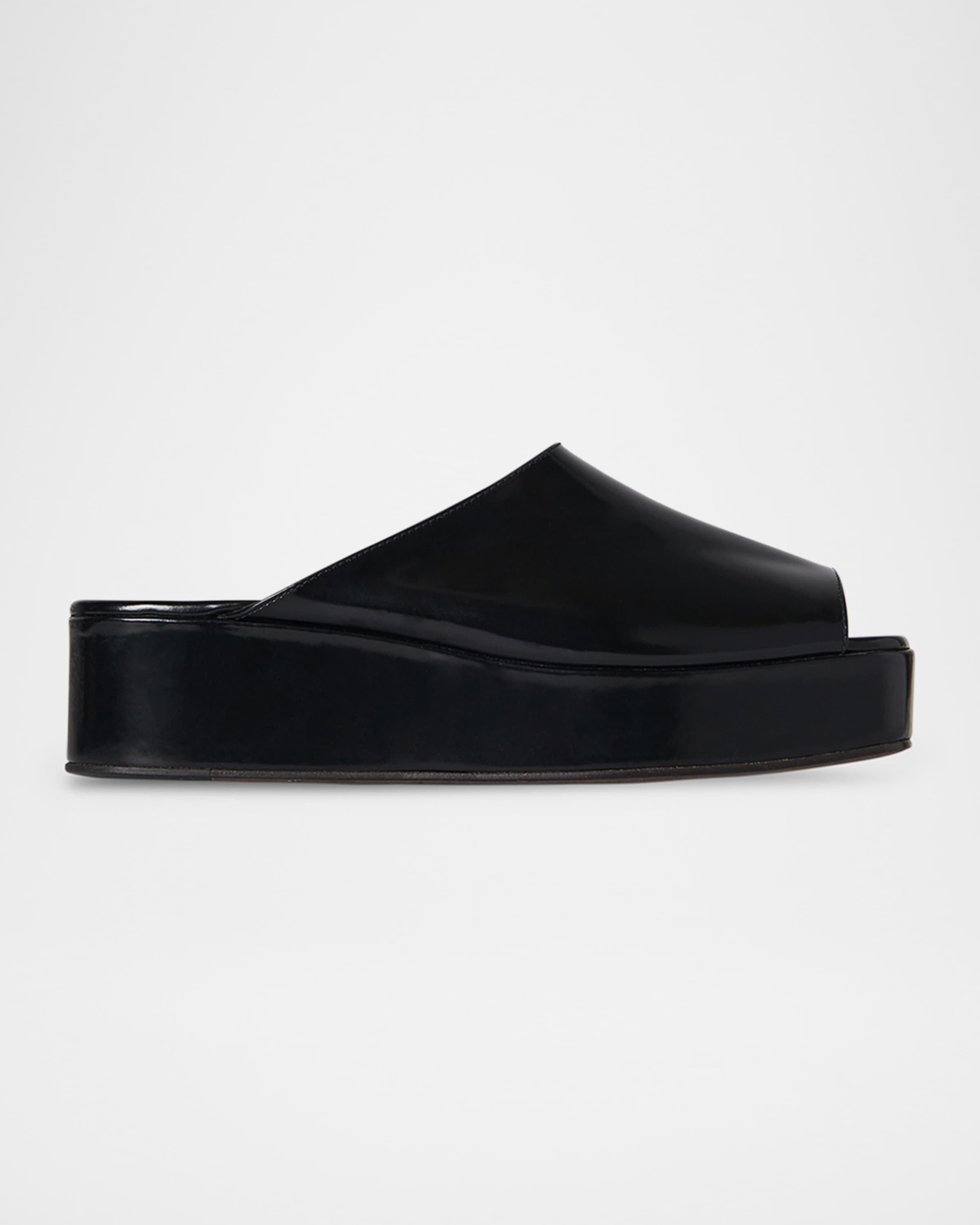 サンダル・ミュール THE ROW BLACK EMI FLATFORM SANDALS Emi Mule Black in Leather – The Row