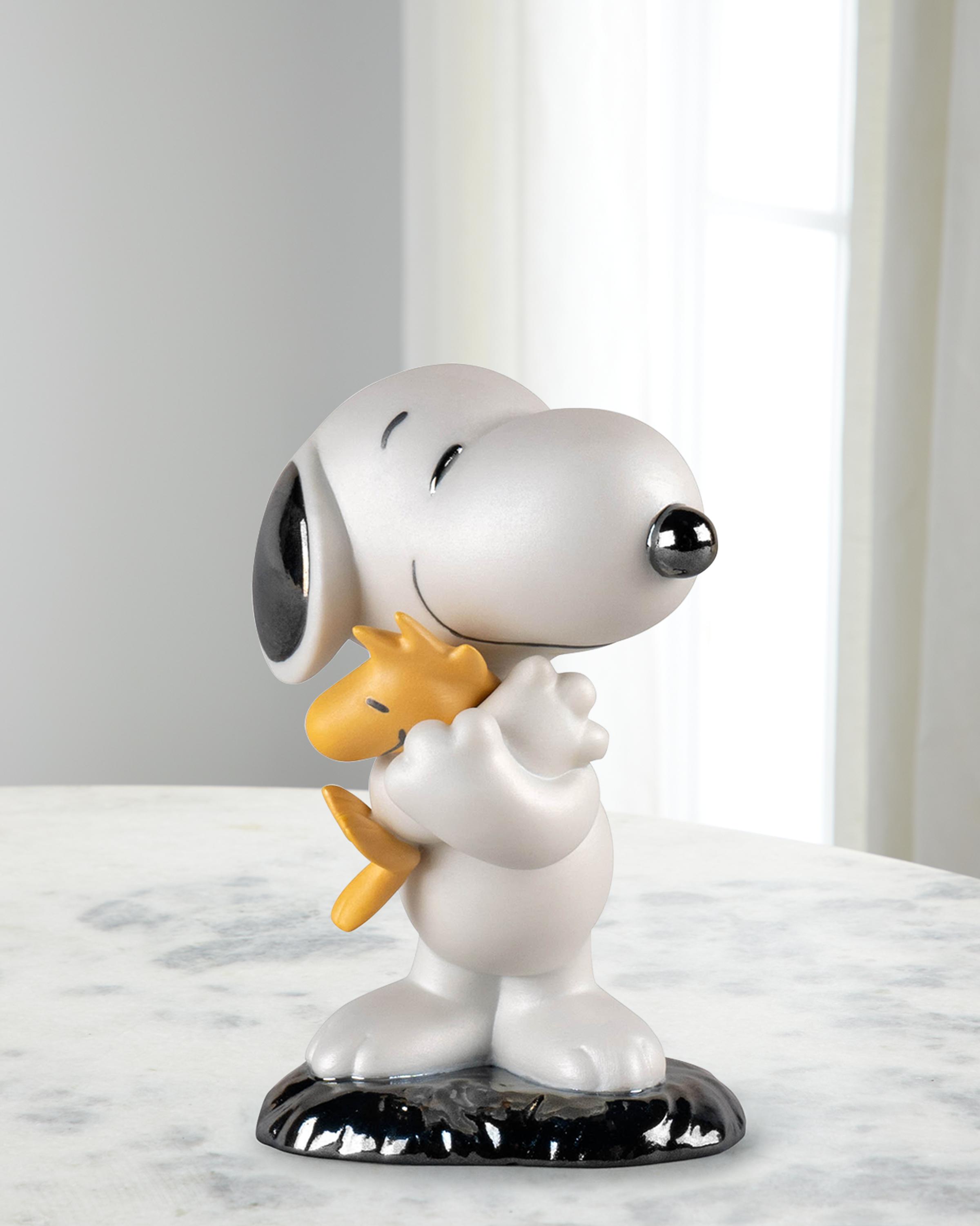 Lladro Snoopy N:976 70周年記念フィギュア Lladro Snoopy Figurine - Peanuts 70th Anniversary | Neiman Marcus