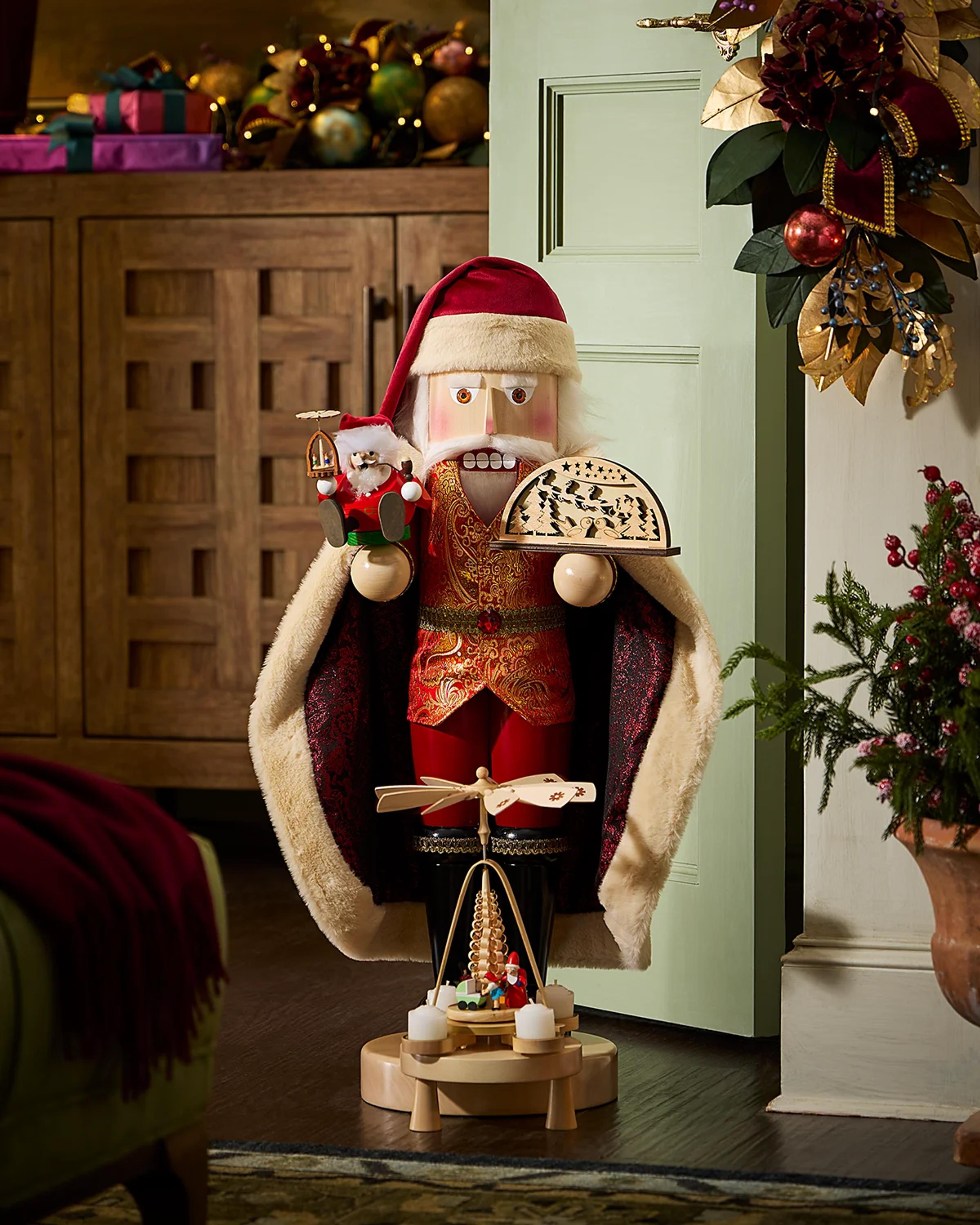 Steinbach x Richard Glasser Limited Edition Giant Santa Comes