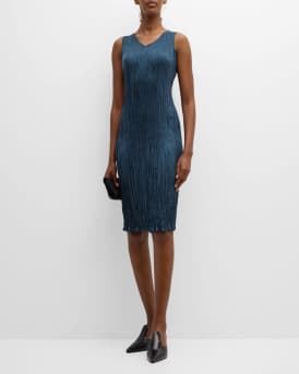 Sleeveless V Neck Crinkled Midi Dress