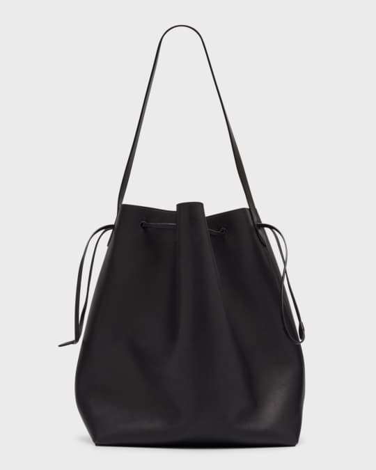 【THE ROW】 ベルヴェデーレ ブラック レザー バケットバッグ THE ROW Belvedere Bucket Bag in Saddle Leather | Neiman Marcus