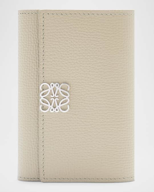 折りたたみ財布 LOEWE SMALL ANAGRAM WALLET IN TAUPE GRAINED LEATHER Loewe Small Anagram Leather Wallet | Neiman Marcus
